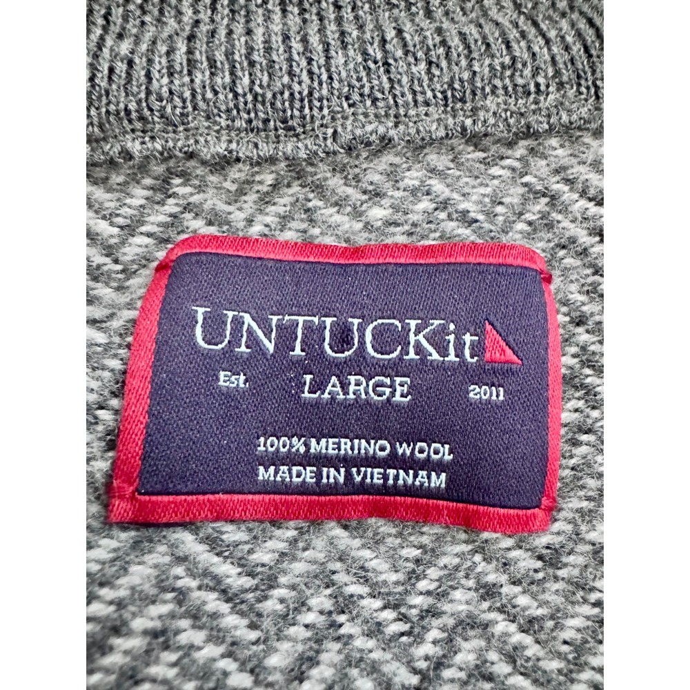 Untuckit Sweater Men's Large Gray Herringbone Preppy GrandpaCore Business Casual - Picture 3 of 10